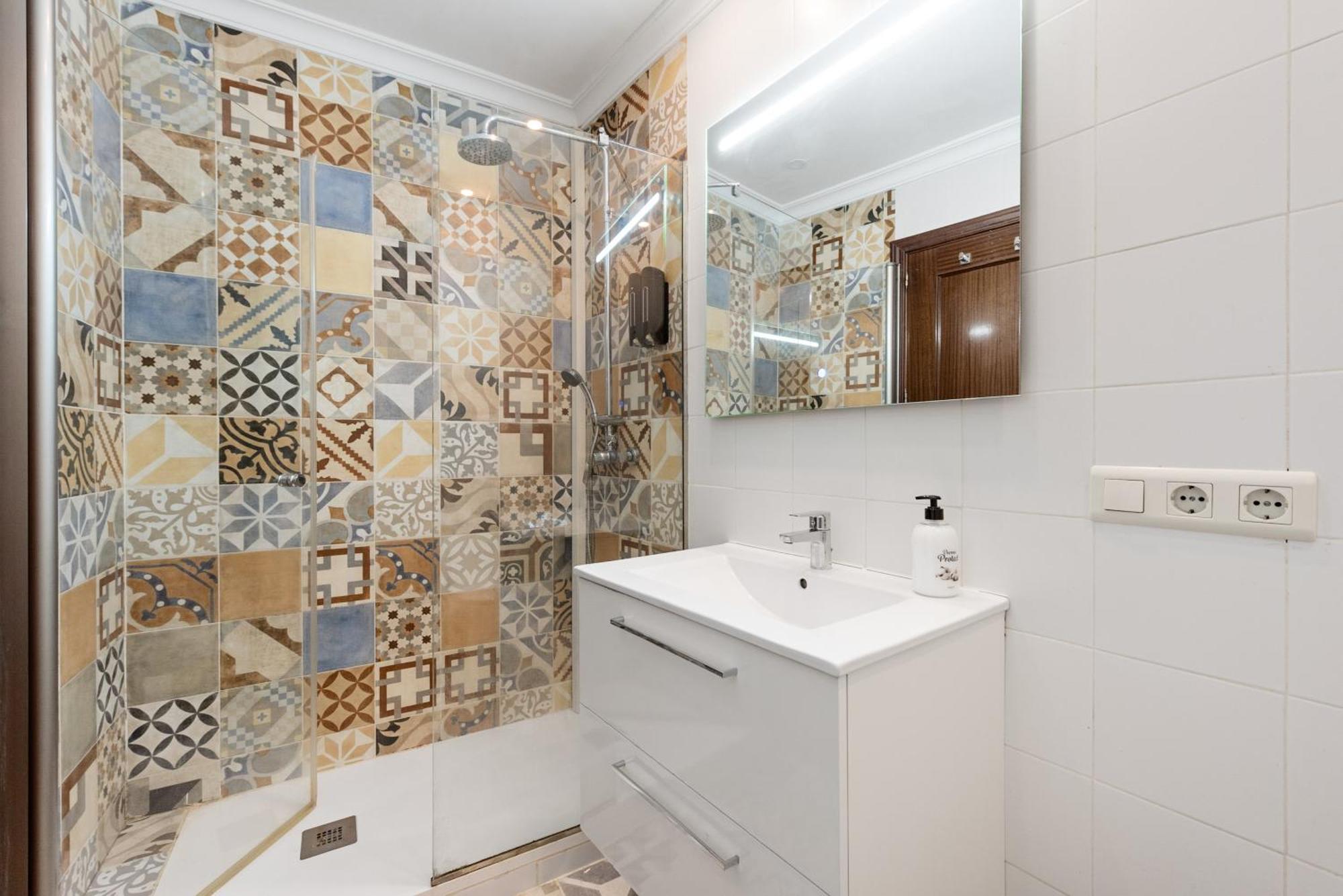 Urbanchicmalaga 2Bedroom Oasis In Historic Malaga Centre Zewnętrze zdjęcie